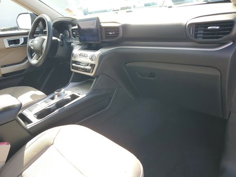 Used 2022 Ford Explorer XLT image 20