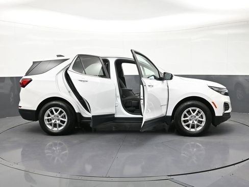 Used 2023 Chevrolet Equinox LT AWD/4WD image 33
