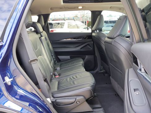 Used 2023 INFINITI QX60 Pure image 10