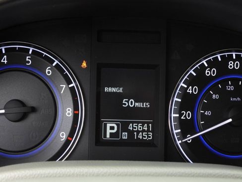 Used 2015 INFINITI Q40 w/ Moonroof Package RWD image 64