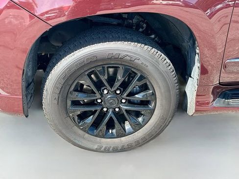 Used 2017 Lexus GX 460 image 33