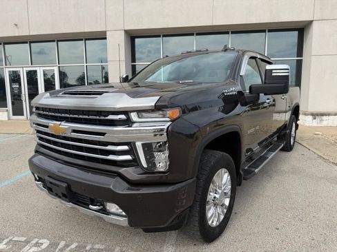 Used 2021 Chevrolet Silverado 3500 High Country w/ Z71 Off-Road Package AWD/4WD image 6