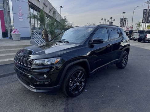 New 2026 Jeep Compass Latitude image 3