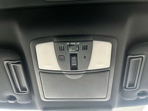 Used 2018 Nissan Armada Platinum w/ Interior Lighting Package image 35