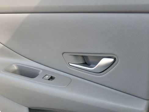 Certified 2025 Hyundai Elantra SEL FWD image 24