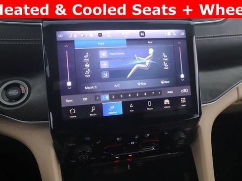 Used 2023 Jeep Grand Cherokee L Limited w/ Luxury Tech Group II image 4