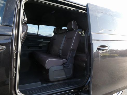 New 2025 Volkswagen ID. Buzz Pro S image 32