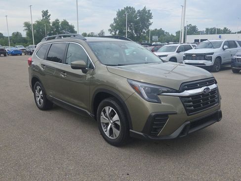 Used 2023 Subaru Ascent Premium w/ Convenience Package AWD/4WD image 9