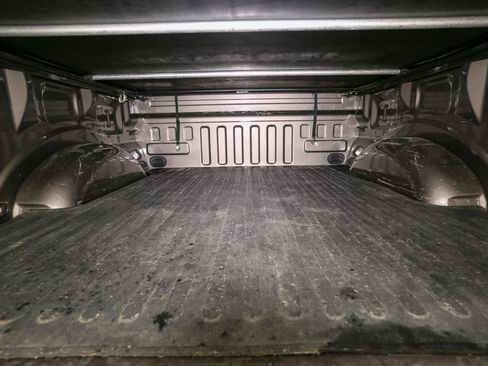 Used 2022 Ford F150 Lariat w/ Tow Technology Package image 12