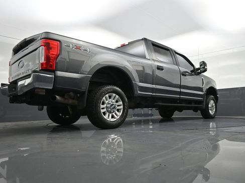 Used 2019 Ford F250 XLT w/ Snow Plow Prep Package image 27