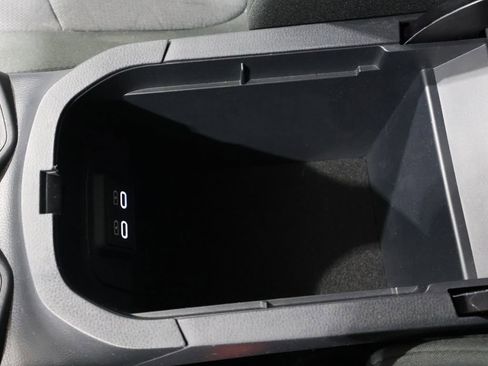 Used 2025 Toyota RAV4 XLE image 31