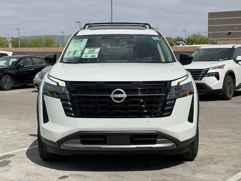 New 2026 Nissan Pathfinder Platinum AWD/4WD image 10