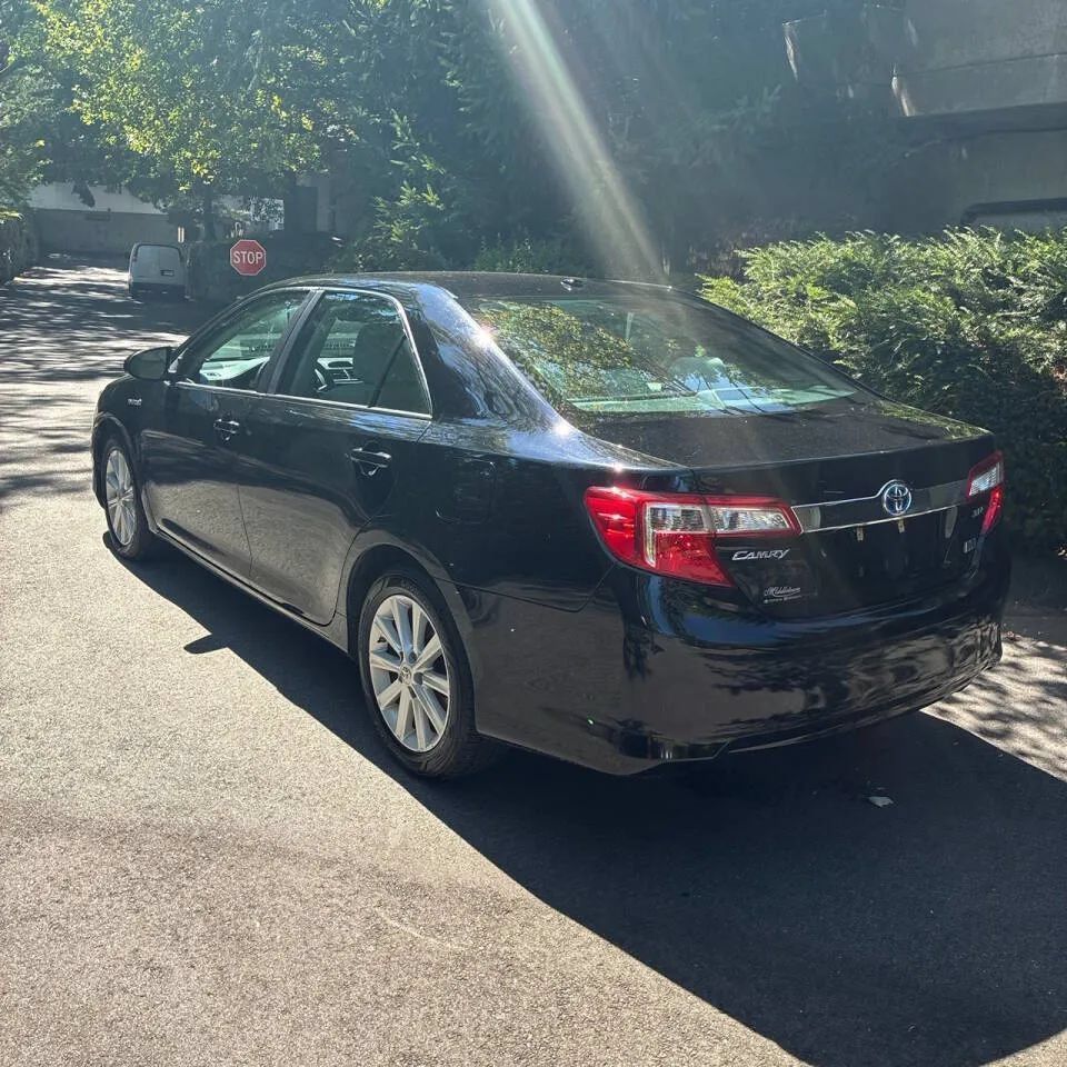 Used 2012 Toyota Camry XLE w/ Convenience Pkg FWD image 17
