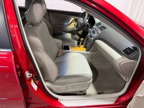 Used 2007 Toyota Camry XLE image 12