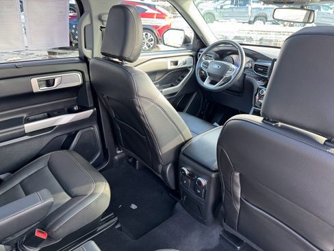 Certified 2022 Ford Explorer Limited w/ Equipment Group 301A image 20