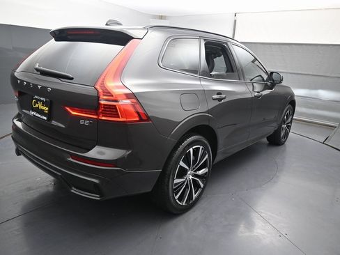 Used 2023 Volvo XC60 B5 Plus image 12