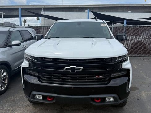 Used 2021 Chevrolet Silverado 1500 LT Trail Boss w/ Convenience Package II AWD/4WD image 3