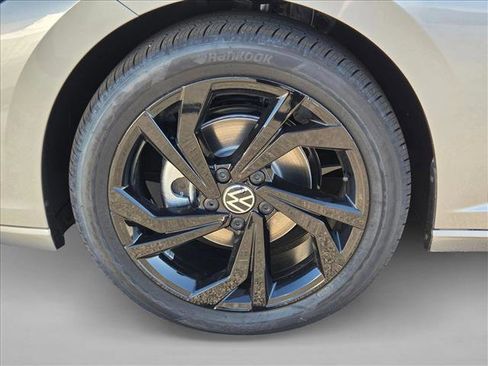 New 2026 Volkswagen Jetta SE FWD image 10