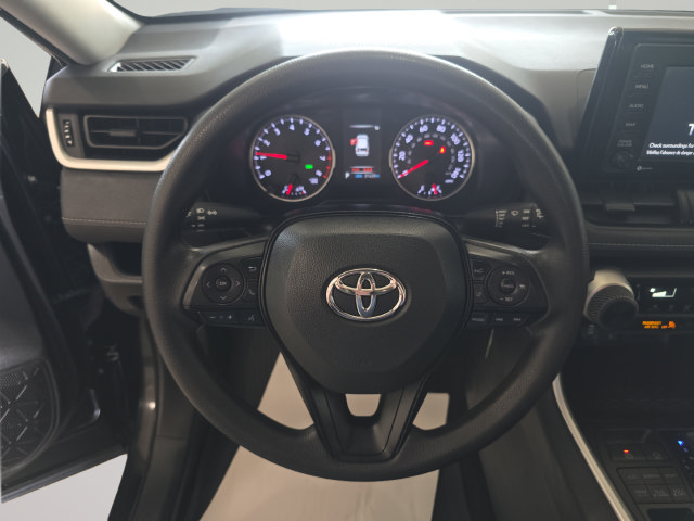 Used 2021 Toyota RAV4 LE AWD/4WD image 14