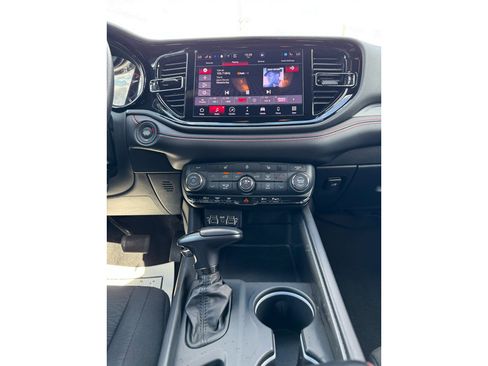 Used 2025 Dodge Durango GT RWD image 23