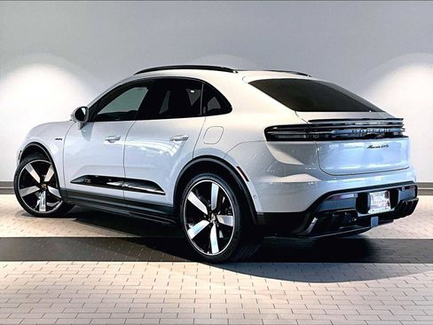 New 2026 Porsche Macan GTS Electric image 3