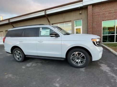 New 2025 Ford Expedition Active image 9