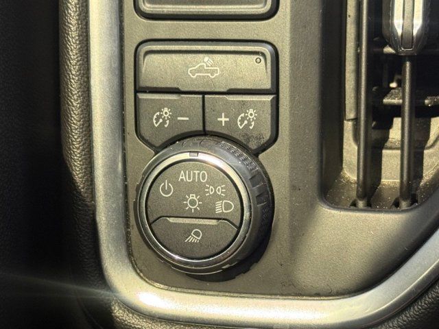 Used 2020 Chevrolet Silverado 1500 LT w/ Convenience Package RWD image 24