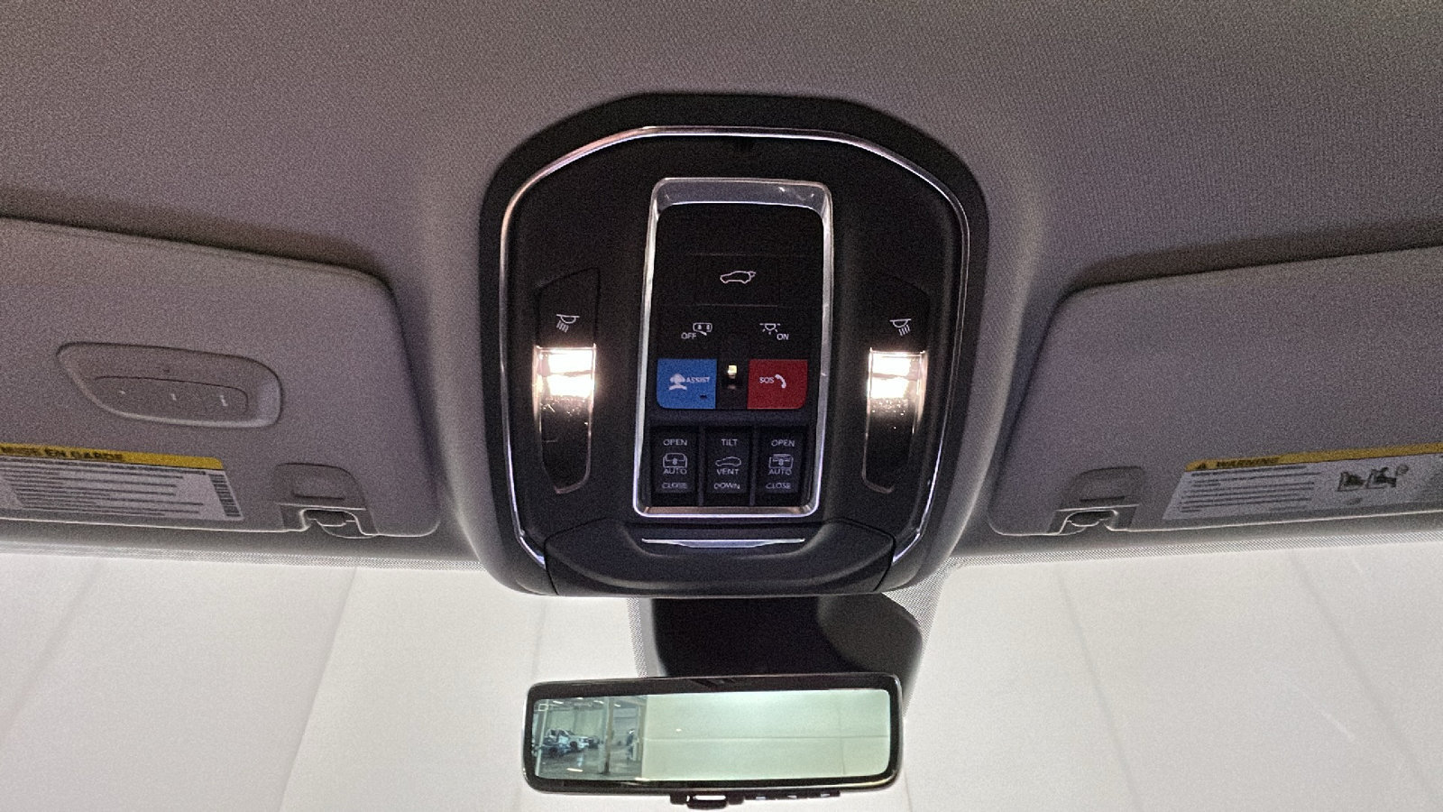 Used 2023 Jeep Grand Cherokee 4WD 4xe w/ Luxury Tech Group II image 32