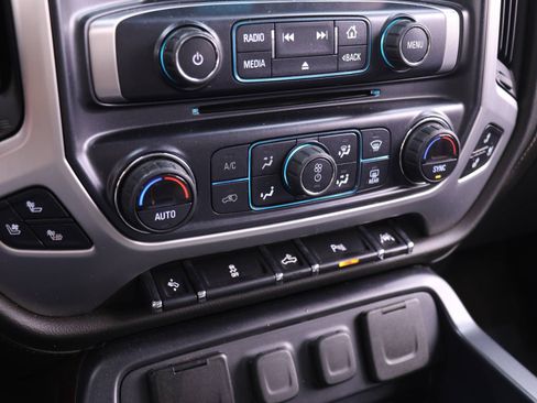 Used 2018 GMC Sierra 1500 SLT AWD/4WD image 10