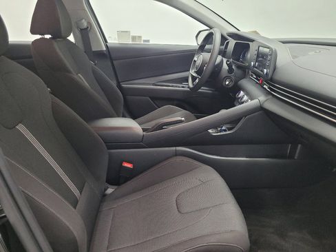 Used 2024 Hyundai Elantra SE FWD image 21