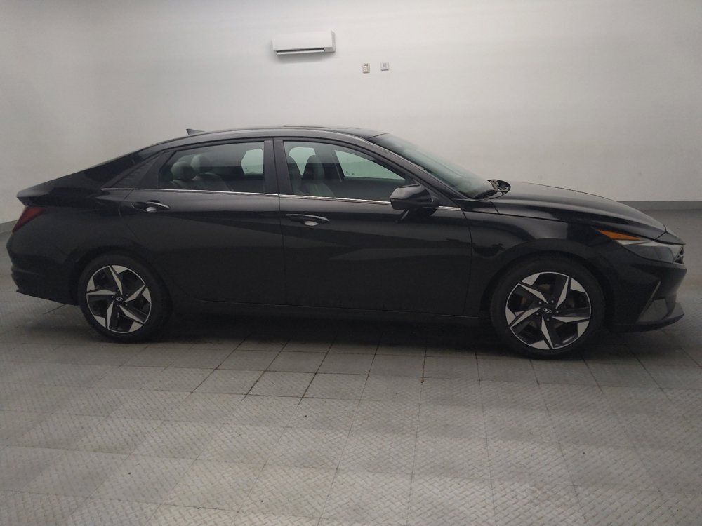 Used 2021 Hyundai Elantra Limited FWD image 11