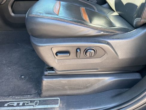 Used 2020 GMC Sierra 2500 AT4 w/ AT4 Premium Package AWD/4WD image 12