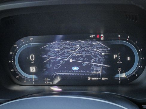 Used 2025 Volvo XC60 B5 Plus image 18