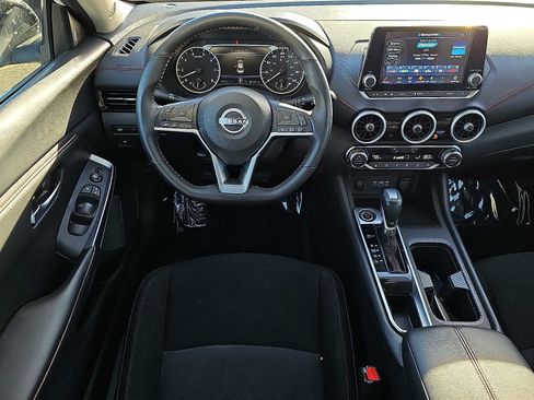 Used 2025 Nissan Sentra SR image 12