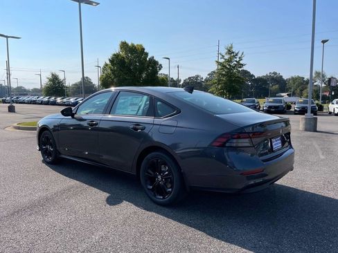 New 2025 Honda Accord SE image 4