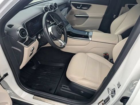 Used 2023 Mercedes-Benz GLC 300 image 9