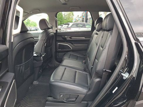 Used 2024 Kia Telluride LX AWD/4WD image 11
