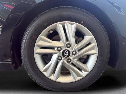 Used 2020 Hyundai Elantra SEL FWD image 31