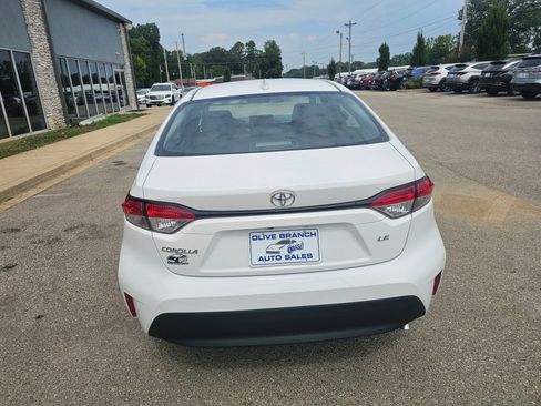 Used 2024 Toyota Corolla LE FWD image 3