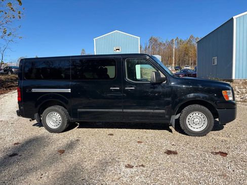 Used 2019 Nissan NV 3500 S image 3