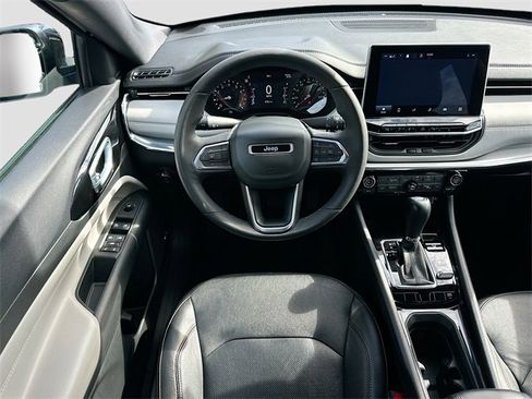 Certified 2023 Jeep Compass Limited w/ Sun and Sound Group image 20