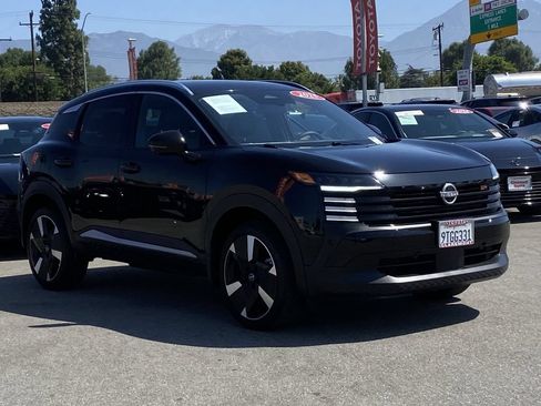 Used 2025 Nissan Kicks SR FWD image 43