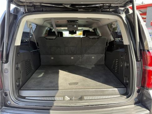 Used 2017 Chevrolet Suburban LT image 26