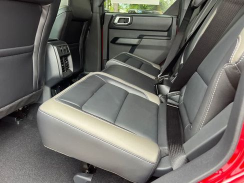 New 2026 Ford Bronco Outer Banks w/ Sasquatch Package AWD/4WD image 15