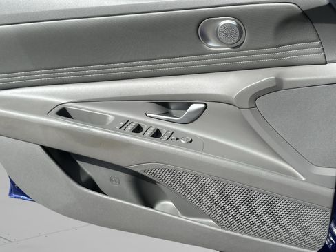 Used 2023 Hyundai Elantra SEL w/ Convenience Package image 23