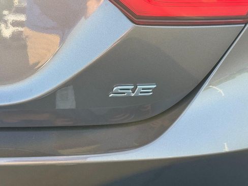 Certified 2022 Toyota Camry SE FWD image 5
