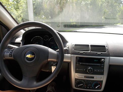 Used 2009 Chevrolet Cobalt LT w/ Preferred Equipment Group FWD image 12