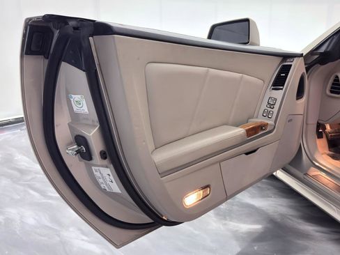Used 2006 Cadillac XLR RWD image 24