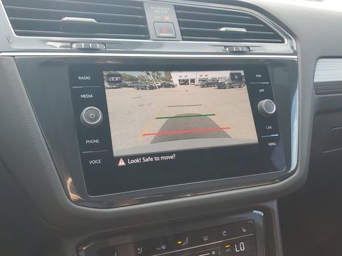 Certified 2024 Volkswagen Tiguan SEL R-Line AWD/4WD image 27