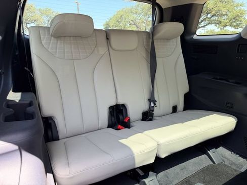 Used 2024 Hyundai Palisade Limited FWD image 20